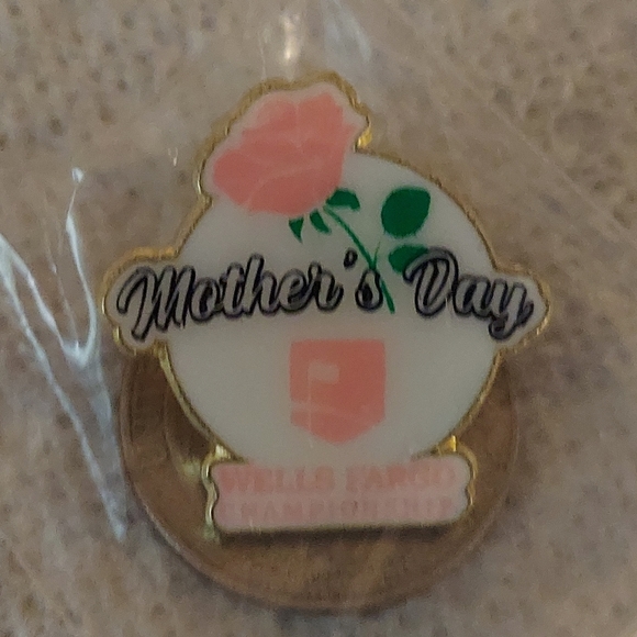 PGA TOUR commemorative Mother's Day Pin 2022 - Picture 13 of 14